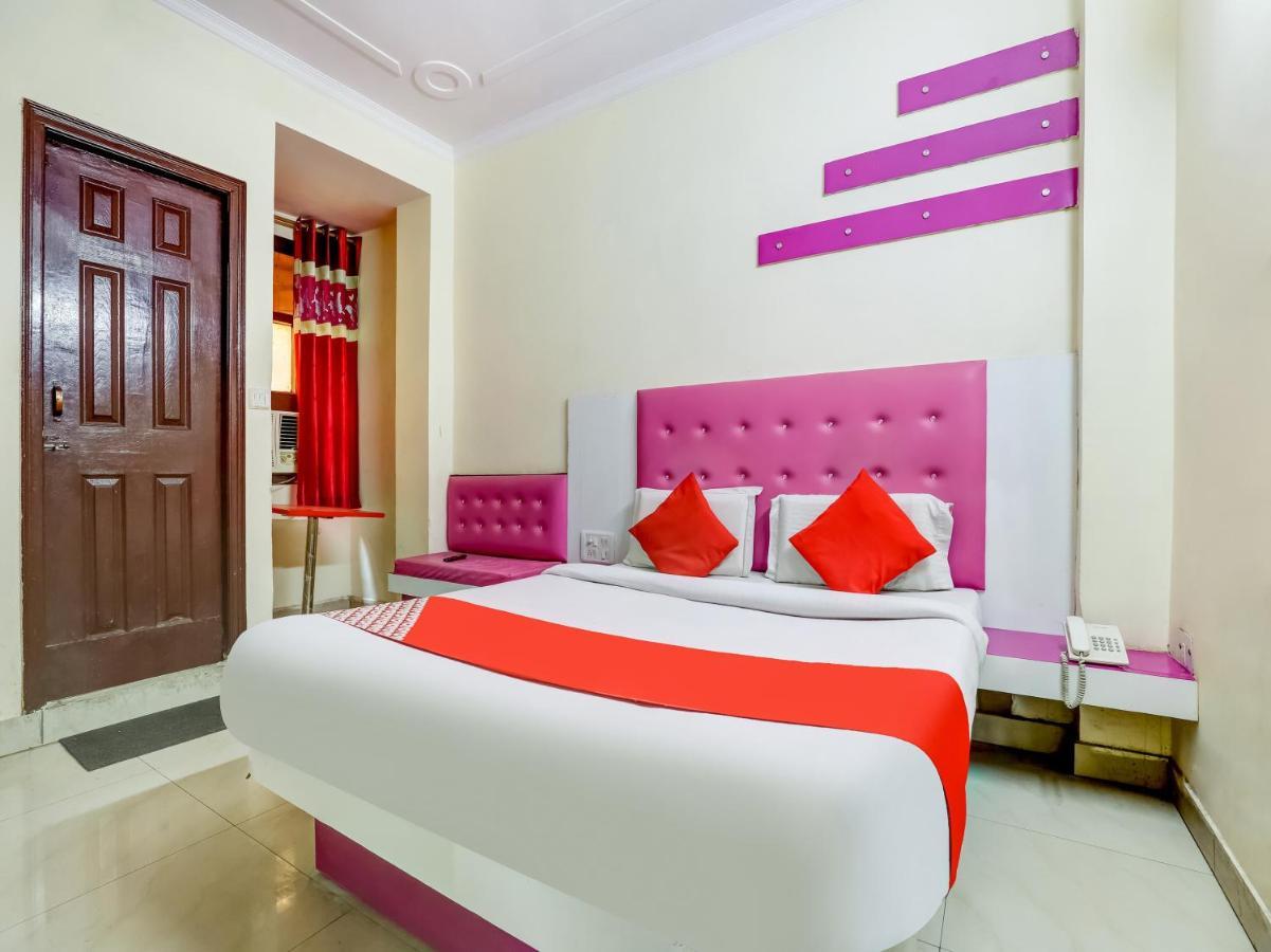 Oyo 75948 Hotel Tushar Continental Νέο Δελχί Εξωτερικό φωτογραφία