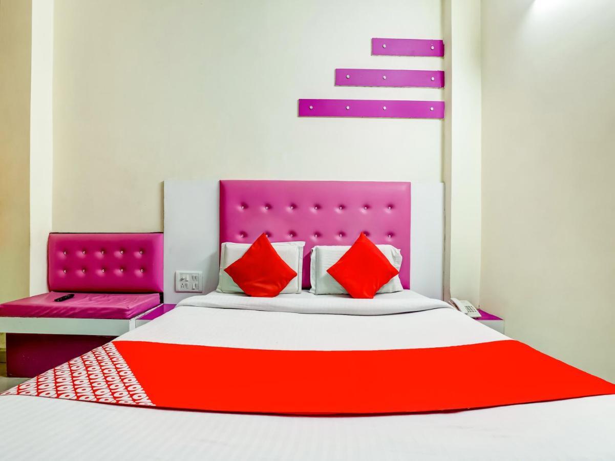 Oyo 75948 Hotel Tushar Continental Νέο Δελχί Εξωτερικό φωτογραφία