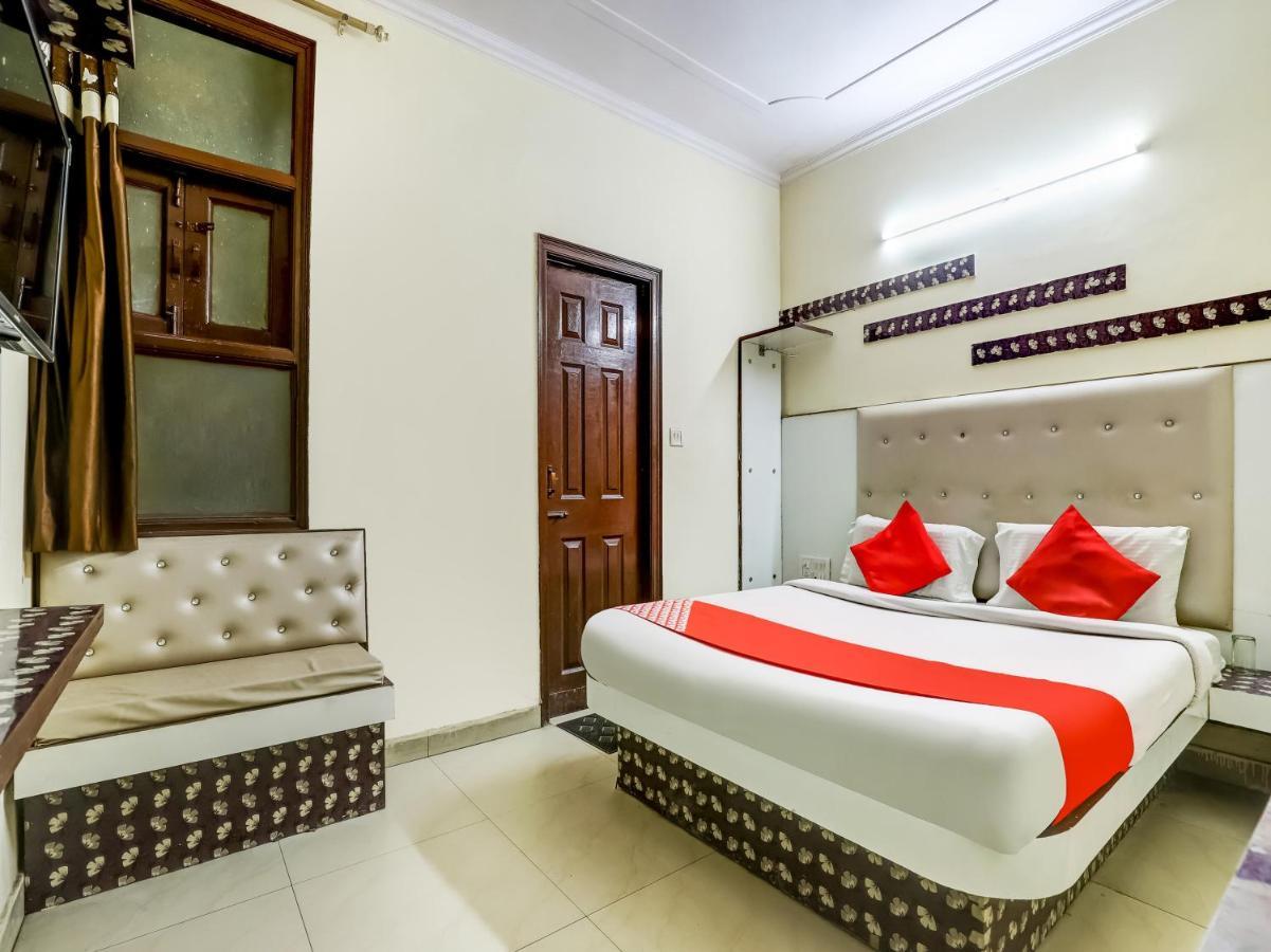 Oyo 75948 Hotel Tushar Continental Νέο Δελχί Εξωτερικό φωτογραφία